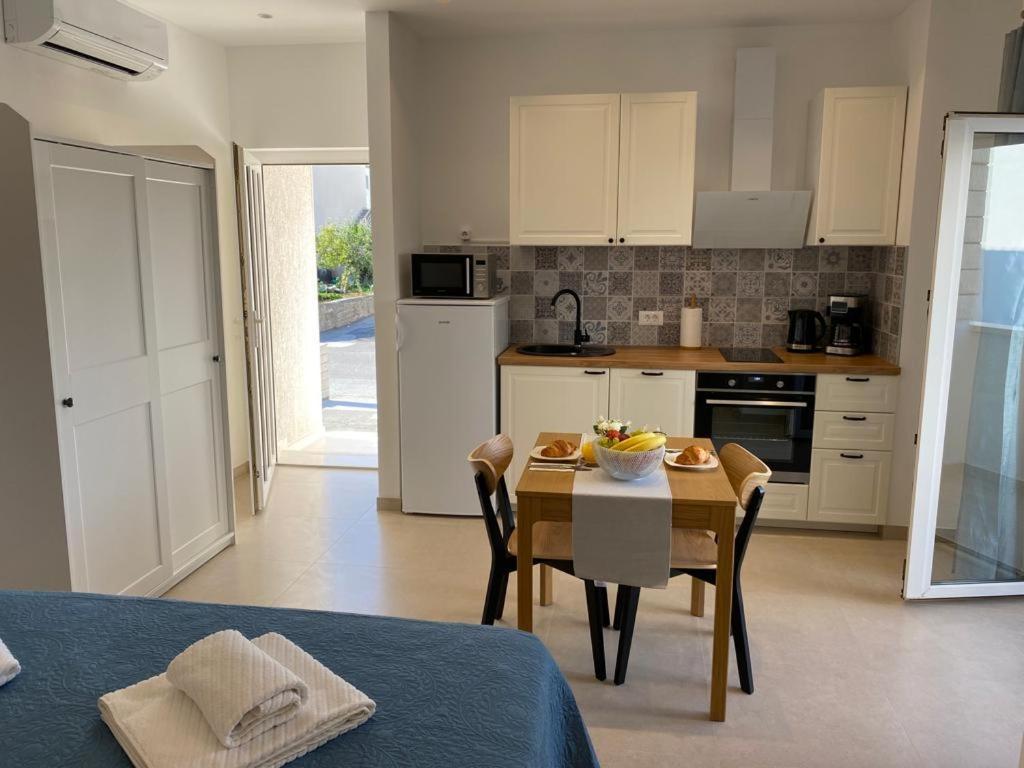 Apartmani Josipa Trogir Buitenkant foto